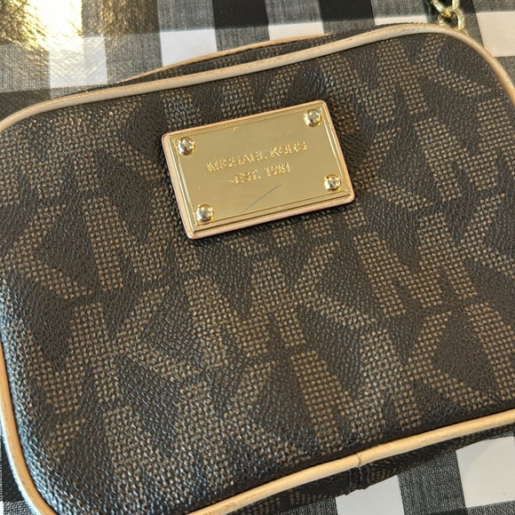Michael Kors jet set mini crossbody bag - Picture 2 of 9